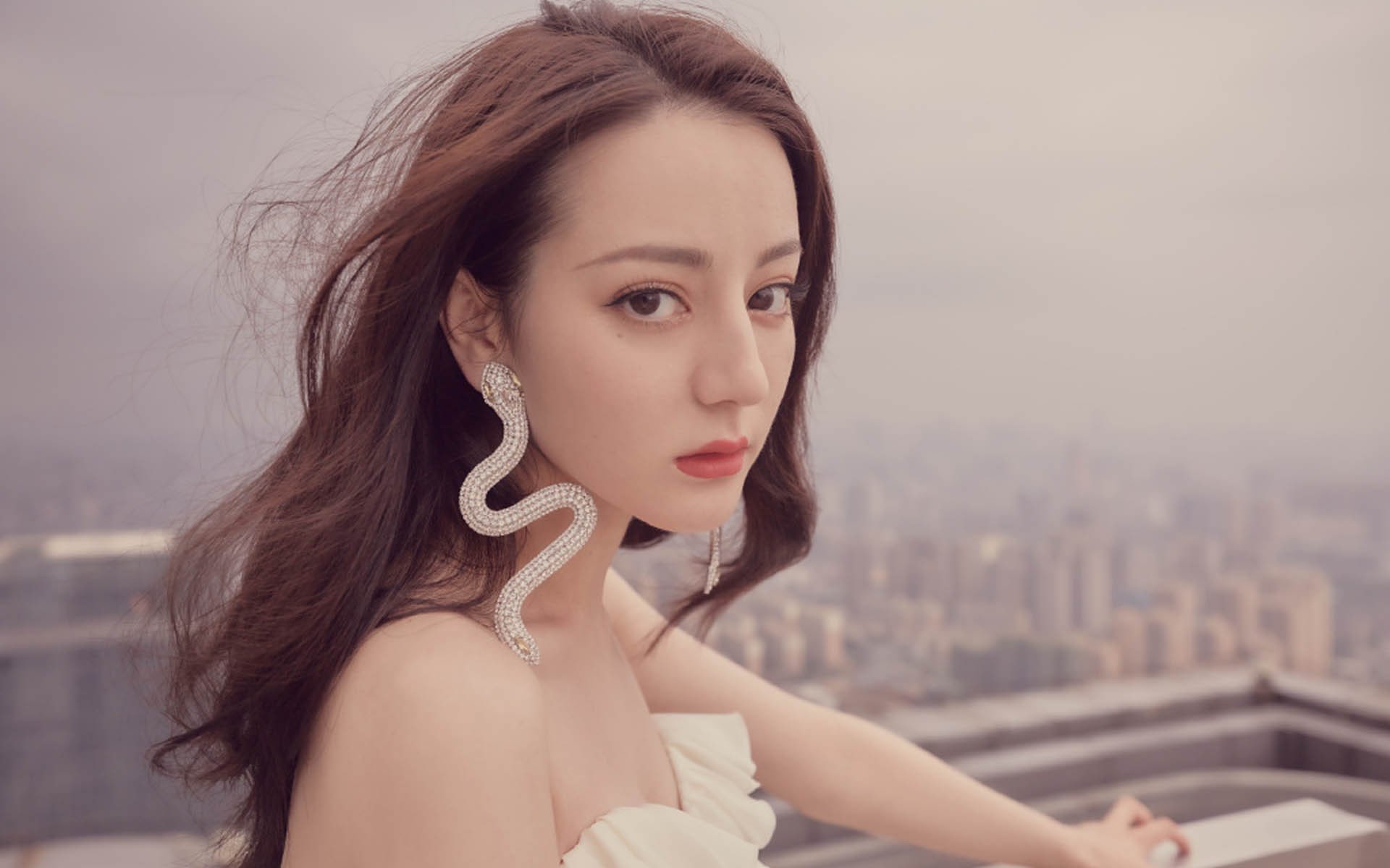 体育新闻中心推动体育赛事云端直播技术升级,体育直播互动平台