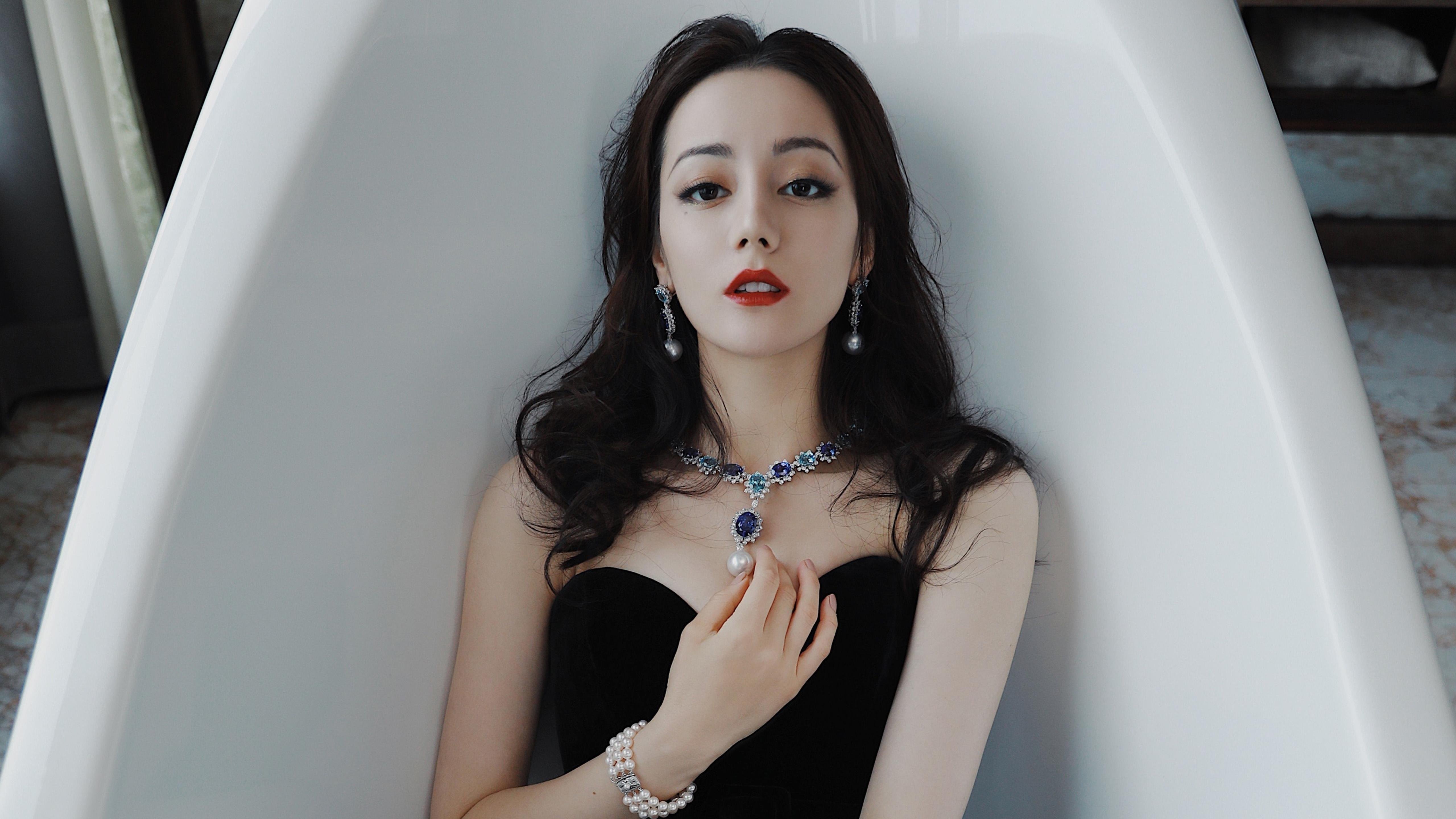 勇士外线投篮回暖连续命中关键三分,勇士内线被打爆了